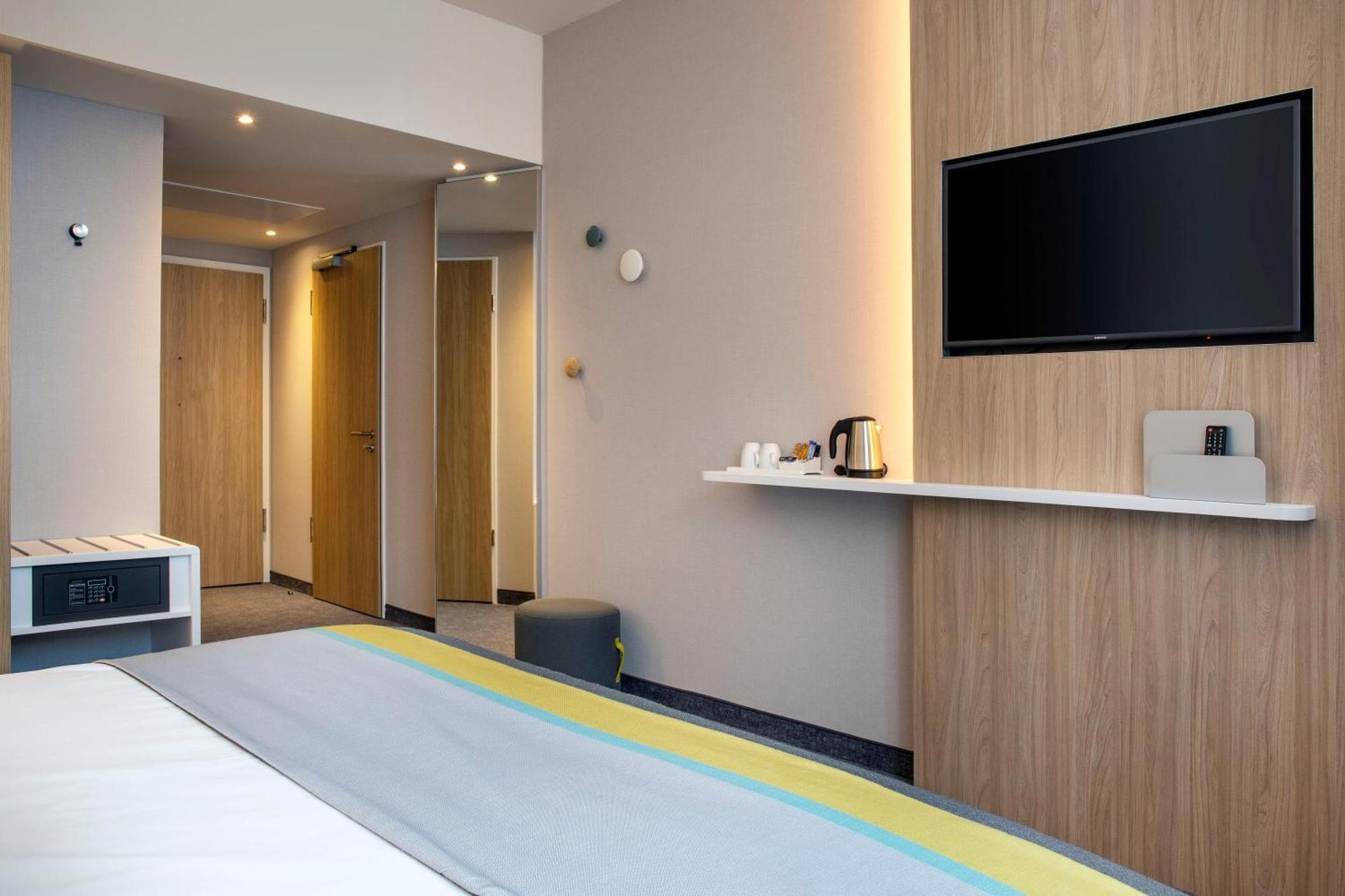 Holiday Inn Express Stuttgart-Waiblingen By Ihg Exterior photo