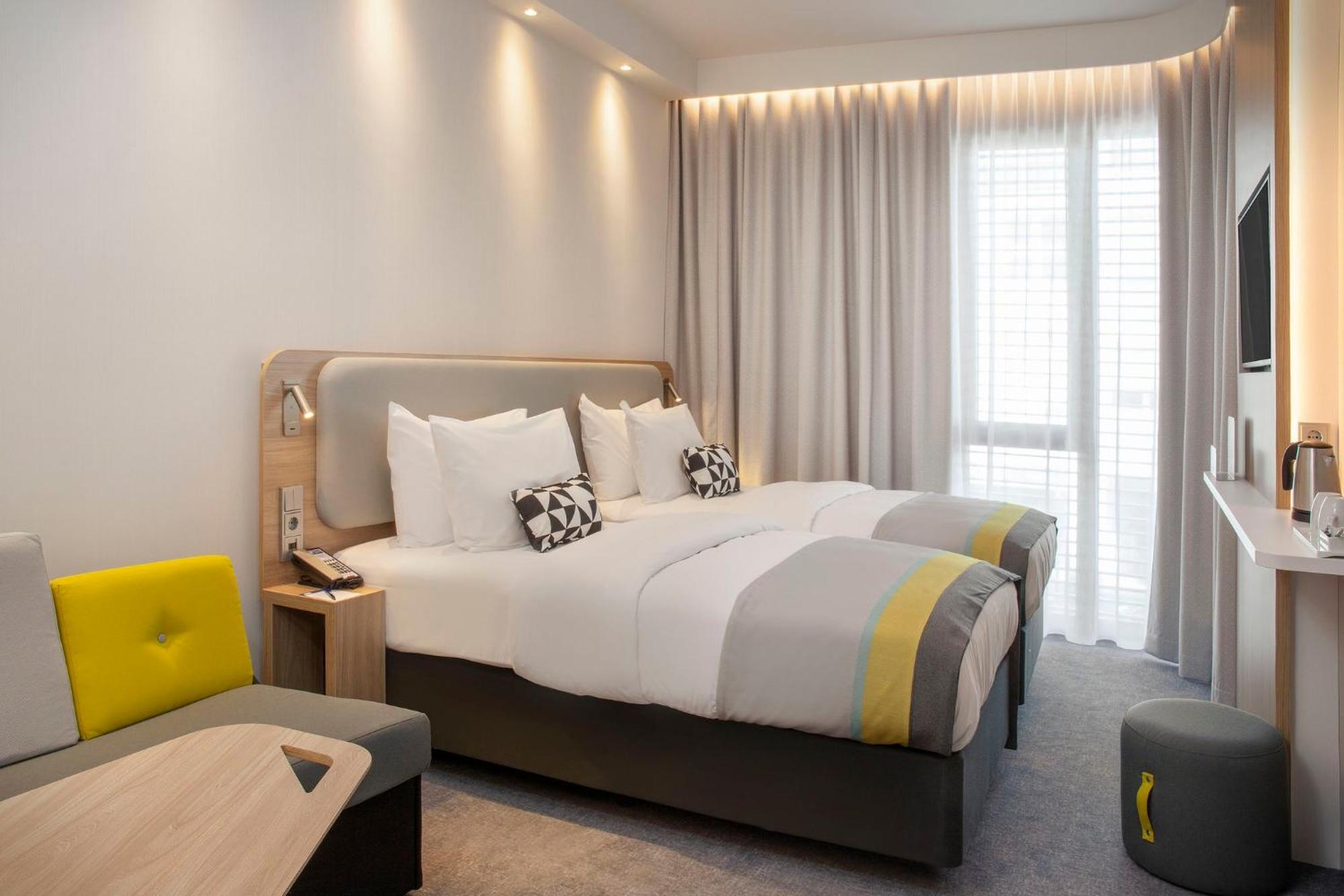 Holiday Inn Express Stuttgart-Waiblingen By Ihg Exterior photo