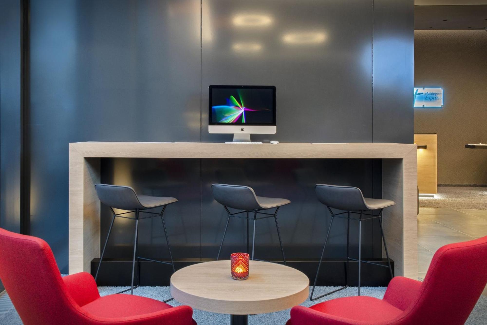 Holiday Inn Express Stuttgart-Waiblingen By Ihg Exterior photo