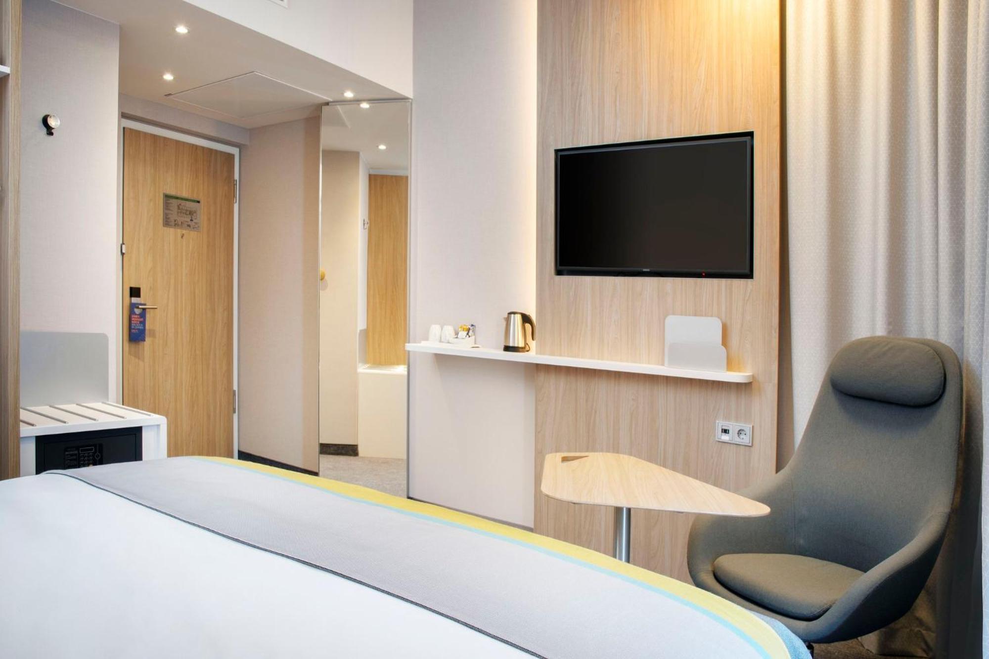 Holiday Inn Express Stuttgart-Waiblingen By Ihg Exterior photo